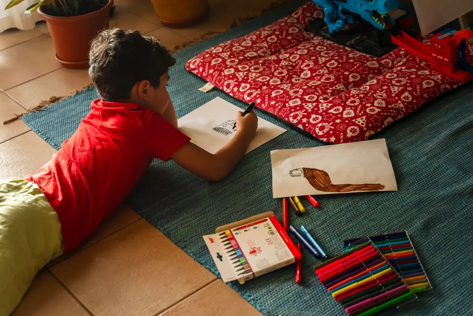 Gamified learning app screens showing progress and reward moments